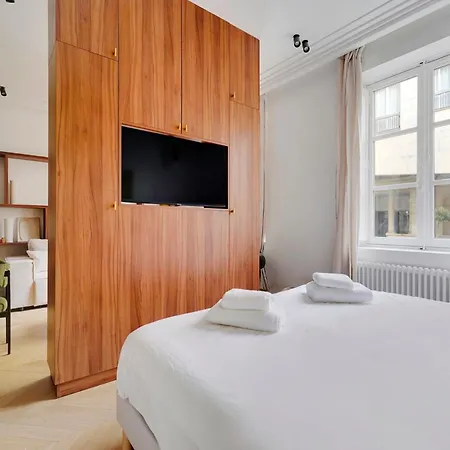 Musee Picasso Apartment